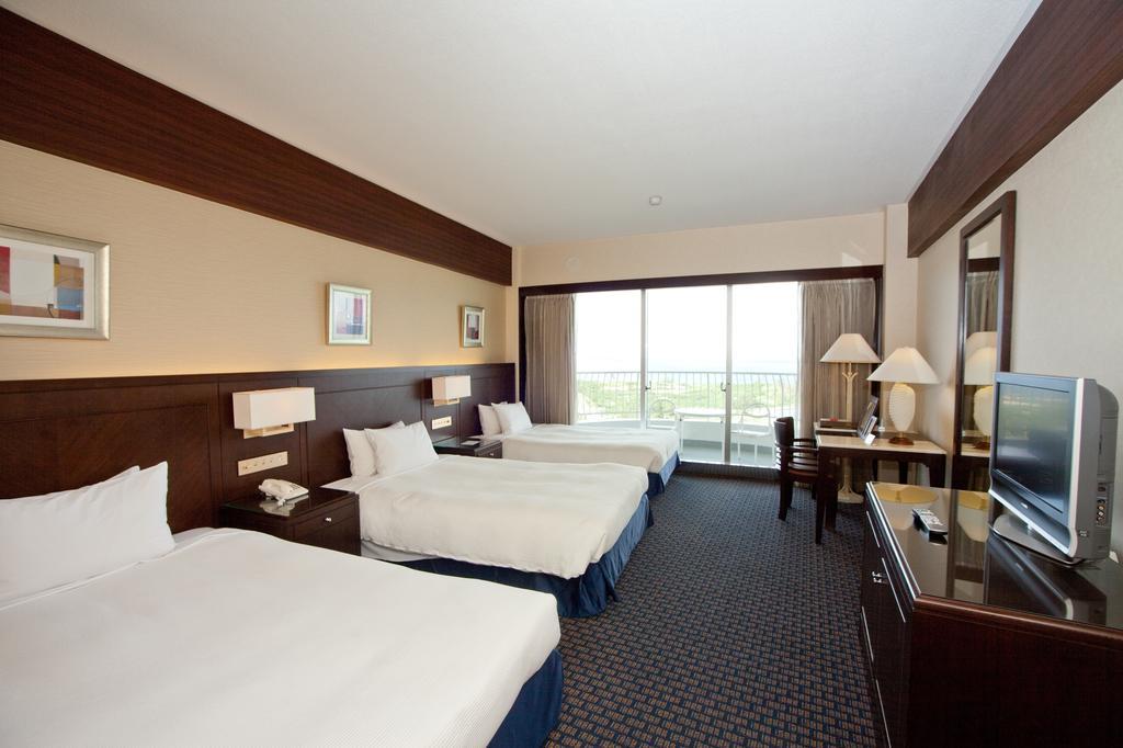 Okinawa Kariyushi Beach Resort Ocean Spa Onna Ngoại thất bức ảnh